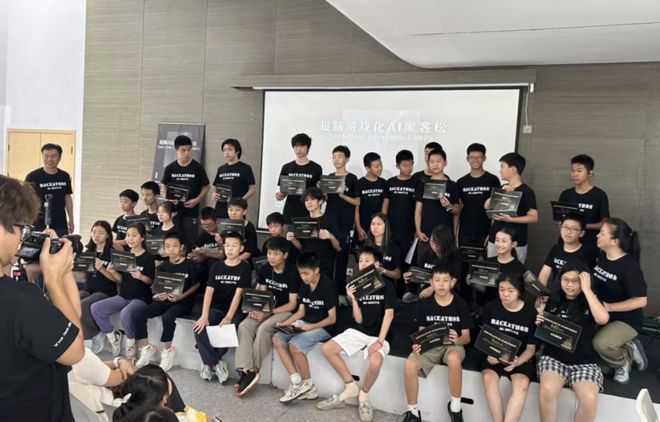 快沉了人们却还在挤「头等舱」开元棋牌试玩「传统教育」的船(图5) 快沉了人们却还在挤「头等舱」开元棋牌试玩「传统教育」的船(图5)